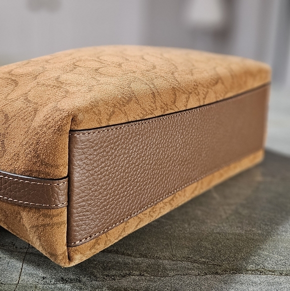 NWT Coach Small Finn Crossbody Bag CCG16 Caramel Sable Suede Signature + Pouch - Picture 8 of 17